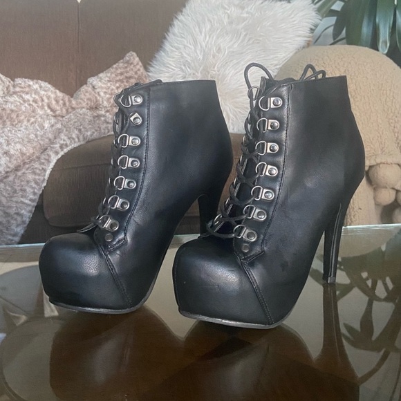 🌸 Ardene 🌸 lace up stiletto booties - Picture 1 of 7